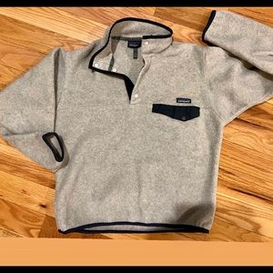 Patagonia- womens small- heathered oatmeal with dark green details